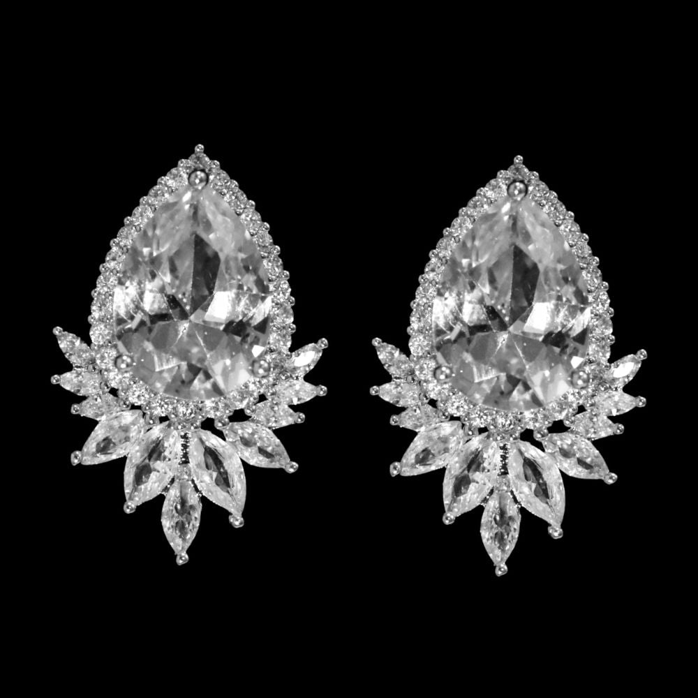 CRYSTAL CLUSTER EARRINGS