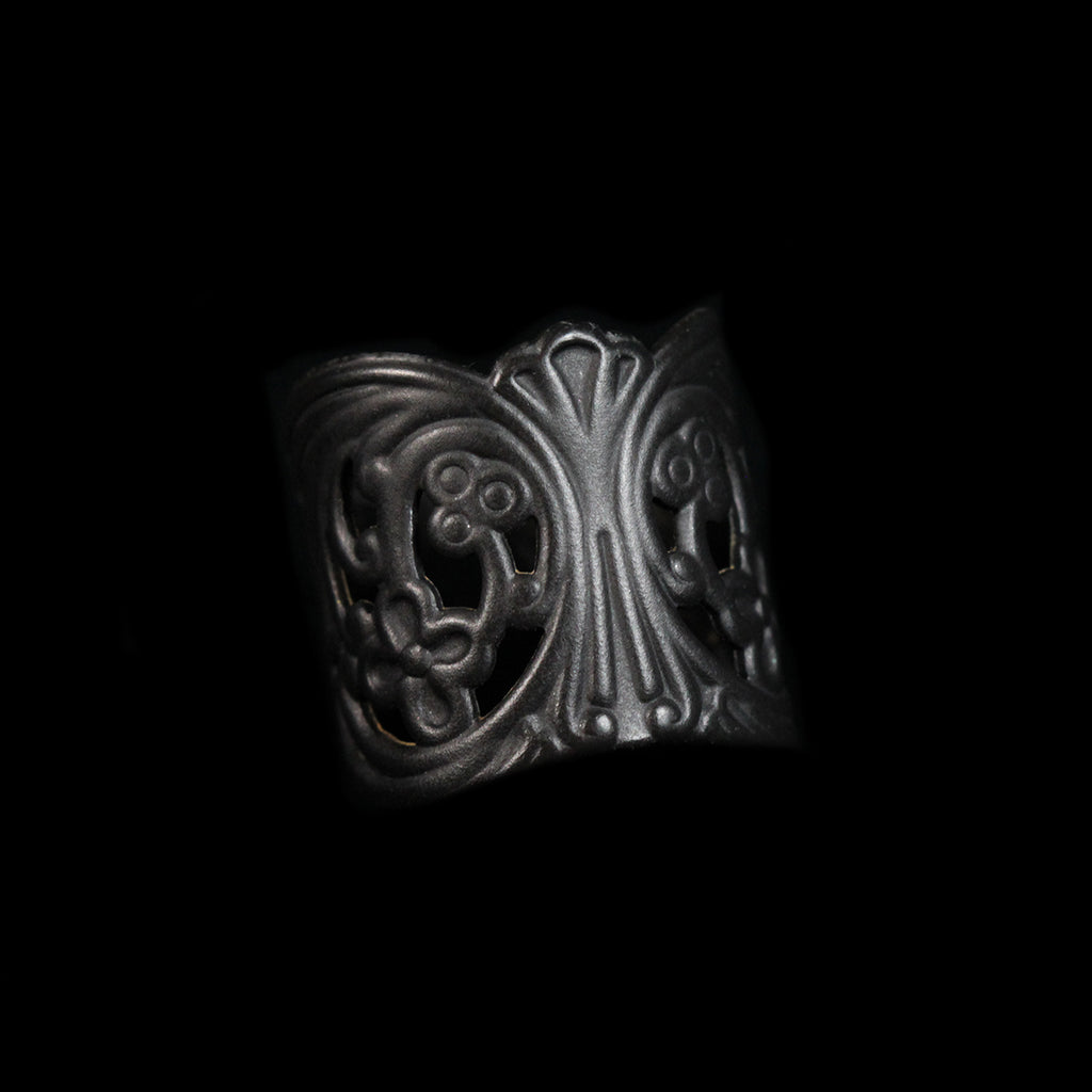 MATTE BLACK LACE CUFFS