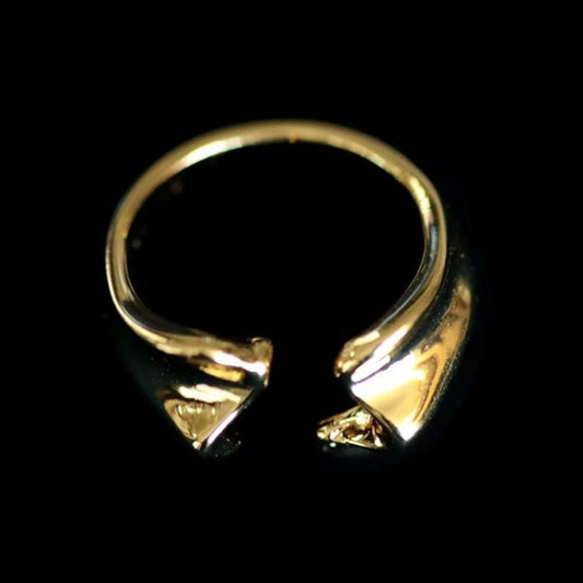 CLAM SHELL CUFF RING